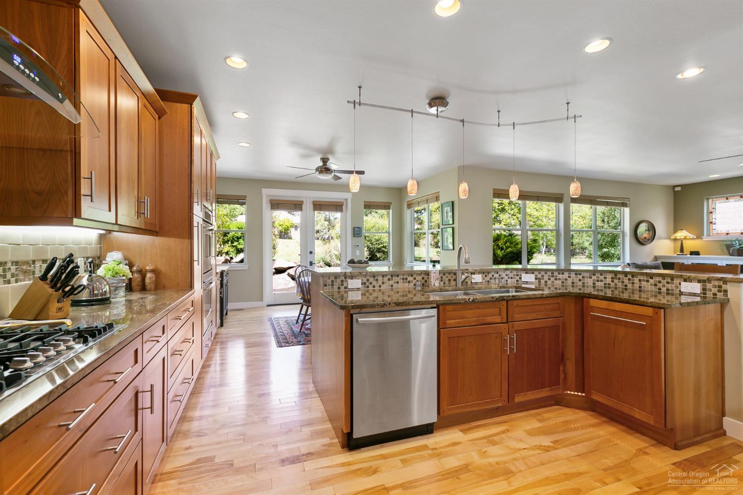 Broken Top - Residential