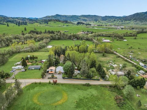 Tiny photo for 1381 Oak Hill Road, Roseburg, OR 97471 (MLS # 220219321)