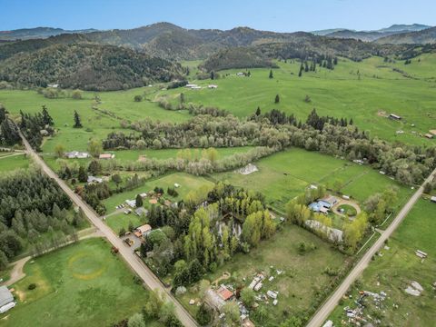 Tiny photo for 1381 Oak Hill Road, Roseburg, OR 97471 (MLS # 220219321)
