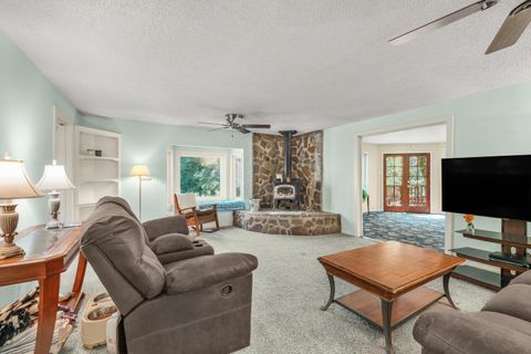 Tiny photo for 1381 Oak Hill Road, Roseburg, OR 97471 (MLS # 220219321)