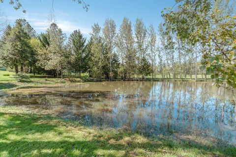 Tiny photo for 1381 Oak Hill Road, Roseburg, OR 97471 (MLS # 220219321)