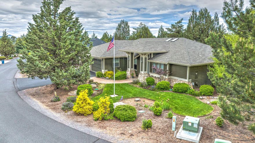 Gorgeous 2570 sq ft single story home on a quiet street located Eagle Crest.  This 3 bedroom, 2 1/2 bath, plus den has been very well kept.  It boasts a huge chef-style kitchen with double islands and a walk in pantry. The vaulted ceilings and open living design make for a grand entrance into the great room with a full wall of windows and custom built ins.  Master suite has a large walk-in shower, dual sink vanity, large soaking tub, walk-in closet. and access to rear patio.  There are two guest rooms with a Jack and Jill bath.  Den with double doors off entry makes for a nice private office. Backyard is very secluded and has lots of wildlife visitors. 

Enjoy all the amenities Eagle Crest has to offer golf courses, dining, multiple swimming pools, an indoor pool, tennis basketball courts, pickleball & miles of walking/biking trails. Short-term and long-term rentals are allowed.