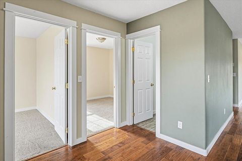 Tiny photo for 2232 SW Newberry Court, Redmond, OR 97756 (MLS # 220219821)