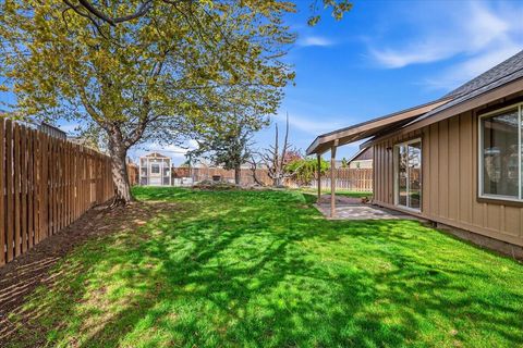 Tiny photo for 2232 SW Newberry Court, Redmond, OR 97756 (MLS # 220219821)
