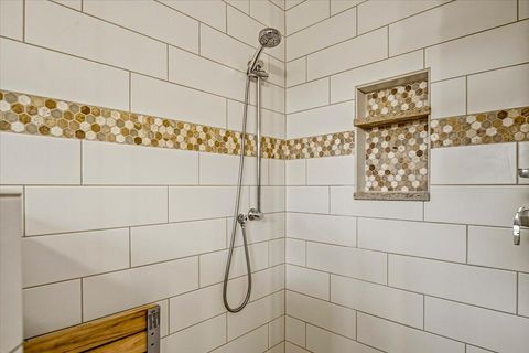 Tiny photo for 2232 SW Newberry Court, Redmond, OR 97756 (MLS # 220219821)