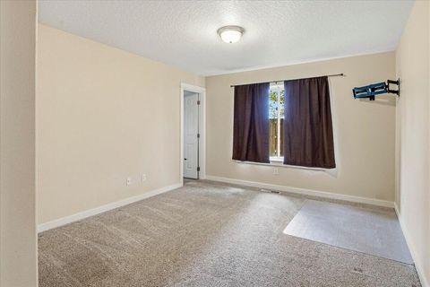 Tiny photo for 2232 SW Newberry Court, Redmond, OR 97756 (MLS # 220219821)