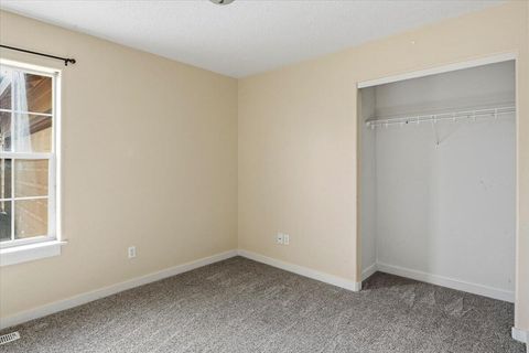 Tiny photo for 2232 SW Newberry Court, Redmond, OR 97756 (MLS # 220219821)