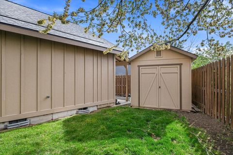 Tiny photo for 2232 SW Newberry Court, Redmond, OR 97756 (MLS # 220219821)