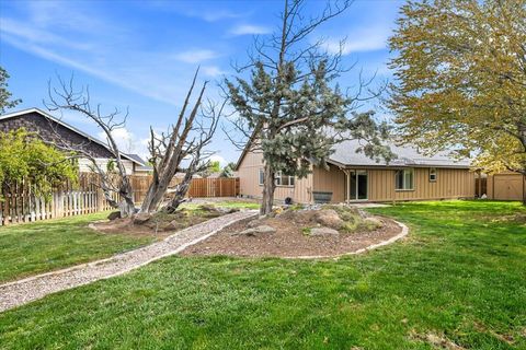 Tiny photo for 2232 SW Newberry Court, Redmond, OR 97756 (MLS # 220219821)
