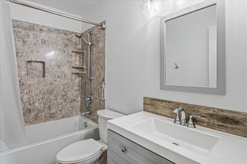 Tiny photo for 2232 SW Newberry Court, Redmond, OR 97756 (MLS # 220219821)