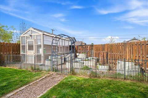 Tiny photo for 2232 SW Newberry Court, Redmond, OR 97756 (MLS # 220219821)