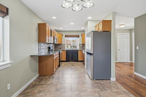 Tiny photo for 2232 SW Newberry Court, Redmond, OR 97756 (MLS # 220219821)