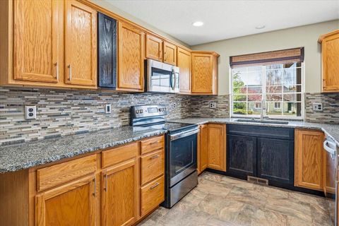 Tiny photo for 2232 SW Newberry Court, Redmond, OR 97756 (MLS # 220219821)