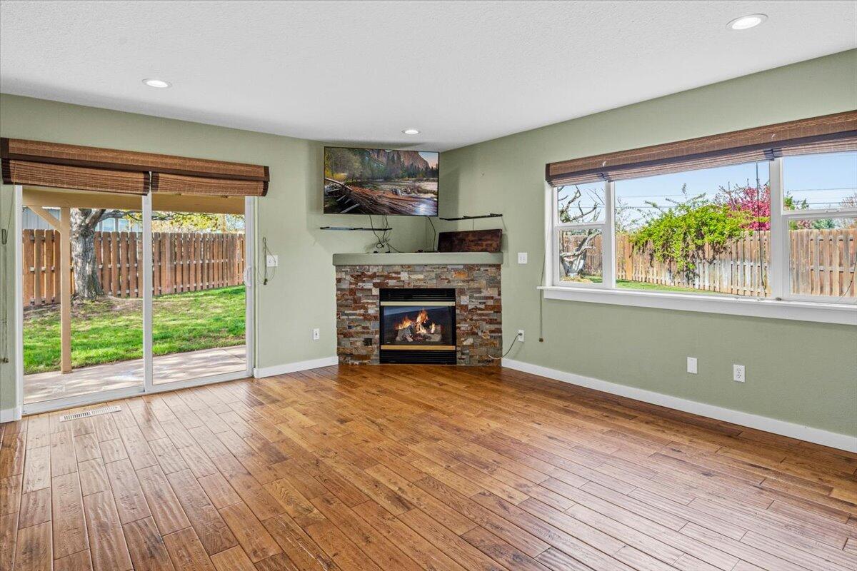 2232 SW Newberry Court