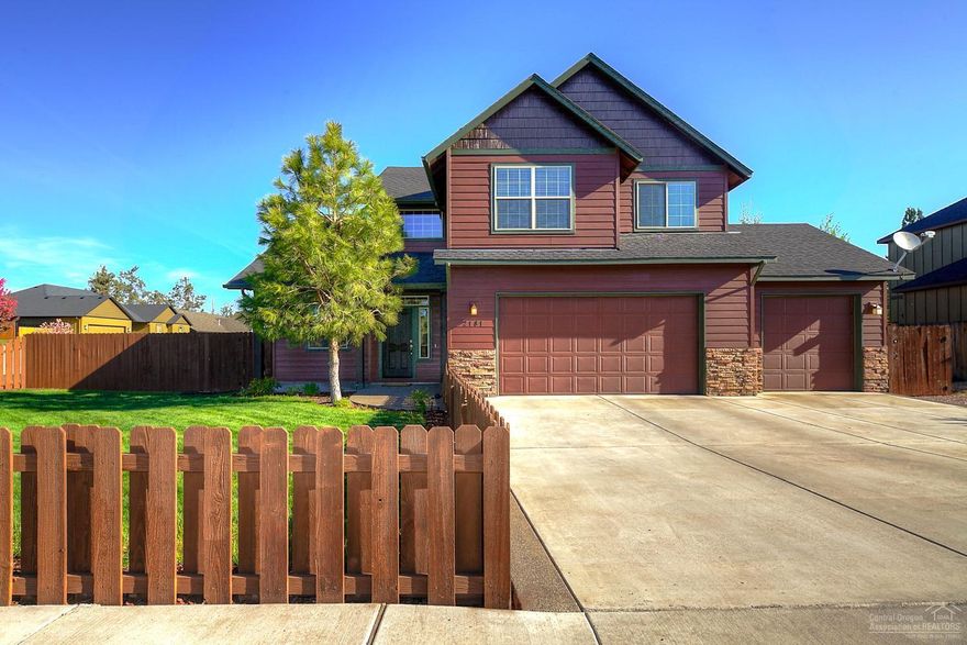 Immaculate 3 bed, 2.5 baths plus office. 1966 sq. feet on a corner lot with open great room and new carpet throughout. easy to show