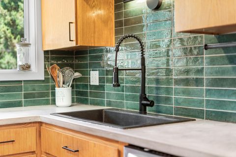 Tiny photo for 12777 SE Cowboy Court, Prineville, OR 97754 (MLS # 220220202)