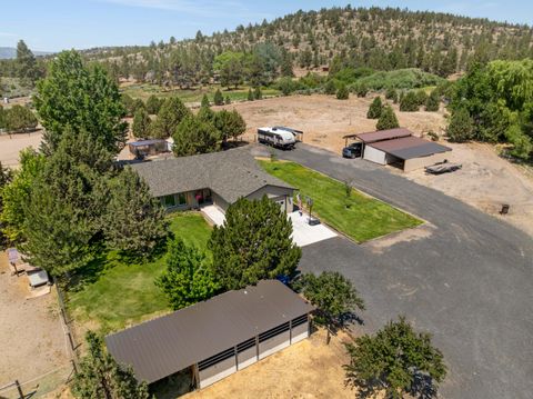 Photo of 12777 SE Cowboy Court, Prineville, OR 97754 (MLS # 220220202)