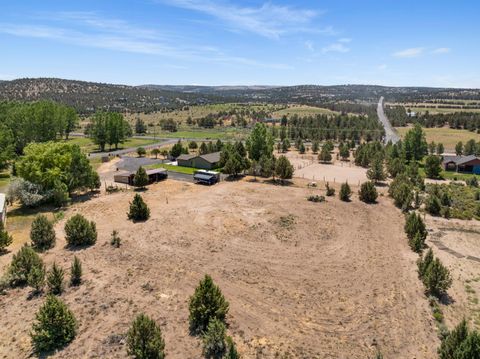 Tiny photo for 12777 SE Cowboy Court, Prineville, OR 97754 (MLS # 220220202)