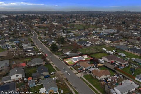 Tiny photo for 166 Mace Road, Medford, OR 97501 (MLS # 220212960)