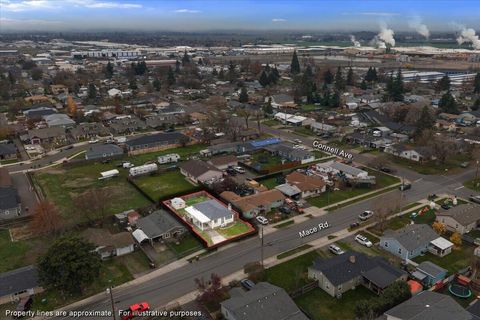 Tiny photo for 166 Mace Road, Medford, OR 97501 (MLS # 220212960)