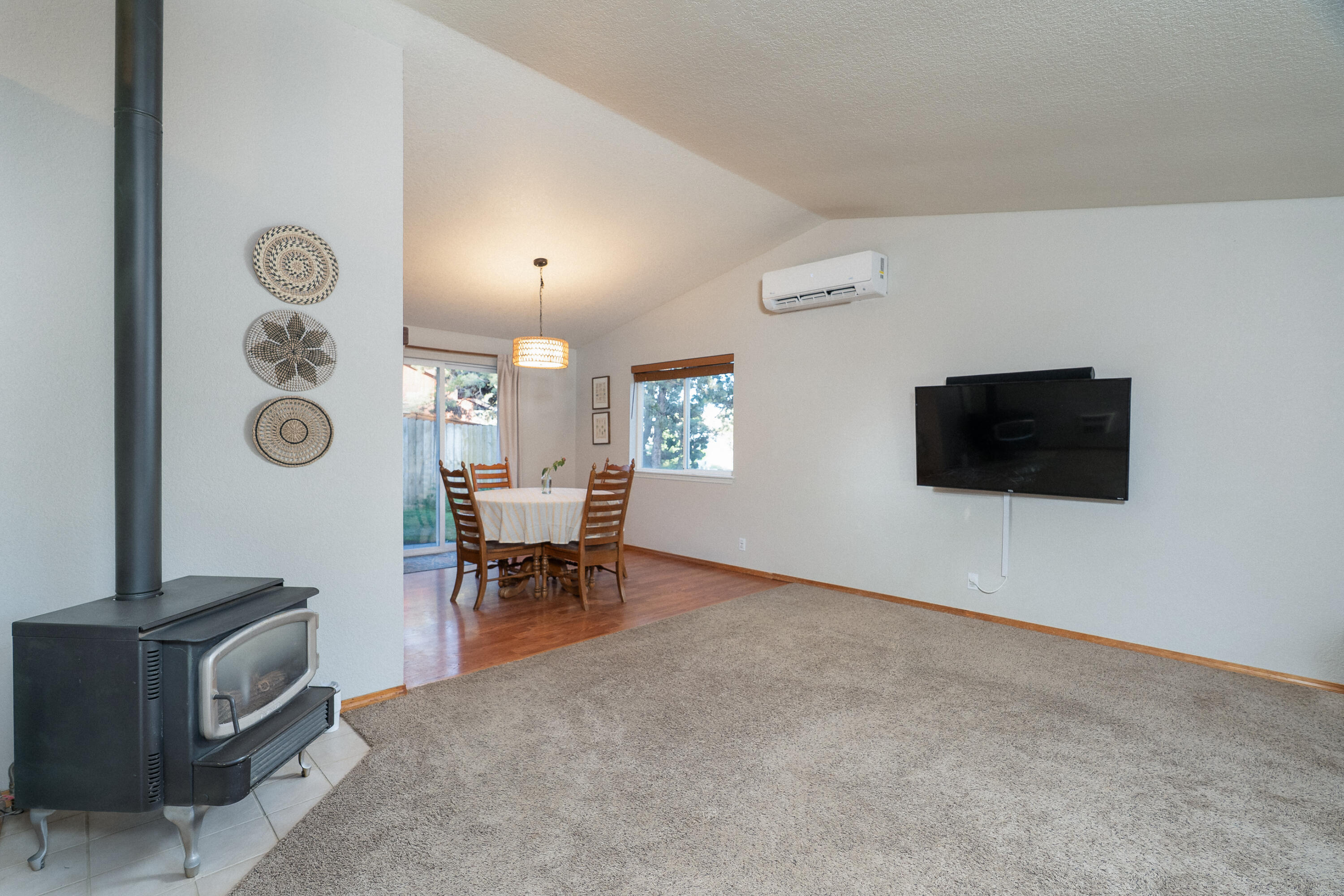 2944 NE Saber Drive