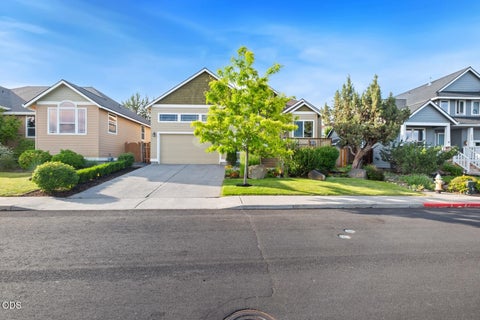 Tiny photo for 4022 SW Majestic Avenue, Redmond, OR 97756 (MLS # 220223968)