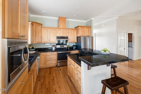 Tiny photo for 4022 SW Majestic Avenue, Redmond, OR 97756 (MLS # 220223968)