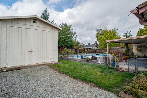 Tiny photo for 4035 Rock Way, Central Point, OR 97502 (MLS # 220211617)