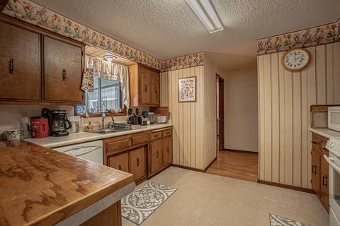 Tiny photo for 4035 Rock Way, Central Point, OR 97502 (MLS # 220211617)