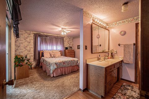 Tiny photo for 4035 Rock Way, Central Point, OR 97502 (MLS # 220211617)