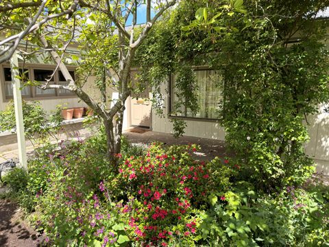 Photo of 945 Hillview Drive, Ashland, OR 97520 (MLS # 220219499)