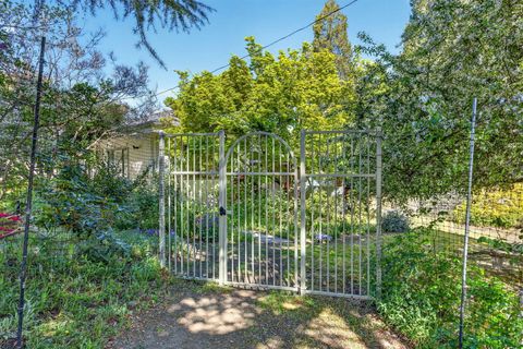 Tiny photo for 945 Hillview Drive, Ashland, OR 97520 (MLS # 220219499)