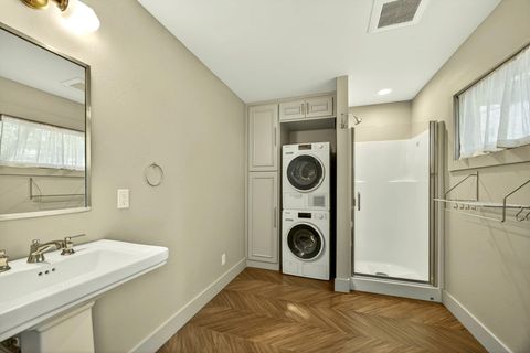Tiny photo for 945 Hillview Drive, Ashland, OR 97520 (MLS # 220219499)