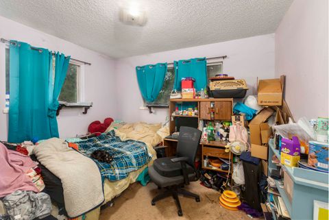 Tiny photo for 251 Surrey Drive, Grants Pass, OR 97526 (MLS # 220212927)