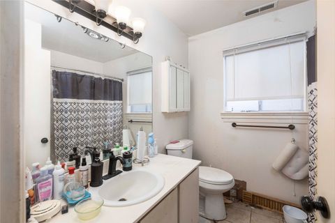 Tiny photo for 251 Surrey Drive, Grants Pass, OR 97526 (MLS # 220212927)