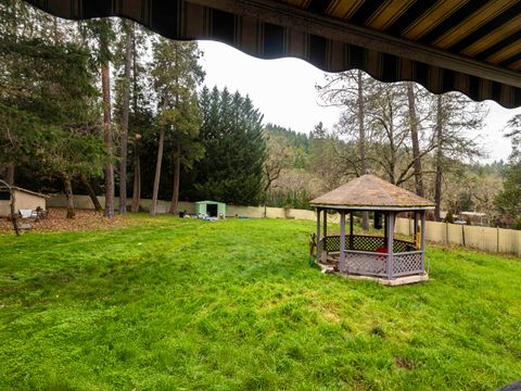 Tiny photo for 251 Surrey Drive, Grants Pass, OR 97526 (MLS # 220212927)
