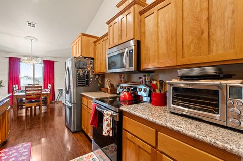 Tiny photo for 545 N Heights Drive, Eagle Point, OR 97524 (MLS # 220212929)