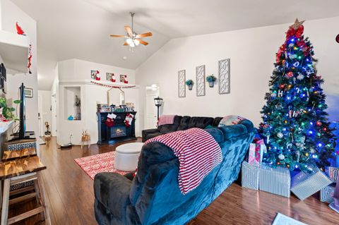 Tiny photo for 545 N Heights Drive, Eagle Point, OR 97524 (MLS # 220212929)