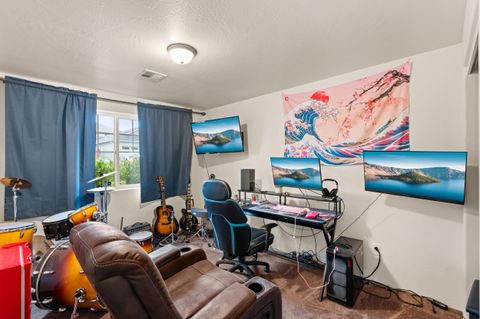 Tiny photo for 545 N Heights Drive, Eagle Point, OR 97524 (MLS # 220212929)