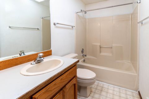 Tiny photo for 21229 Nicole Court, Bend, OR 97701 (MLS # 220212234)