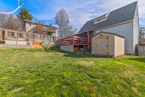 Tiny photo for 2030 Sargent Avenue, Klamath Falls, OR 97601 (MLS # 220217697)