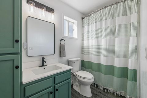 Tiny photo for 2030 Sargent Avenue, Klamath Falls, OR 97601 (MLS # 220217697)