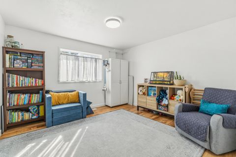 Tiny photo for 2030 Sargent Avenue, Klamath Falls, OR 97601 (MLS # 220217697)