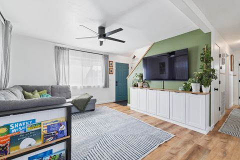 Tiny photo for 2030 Sargent Avenue, Klamath Falls, OR 97601 (MLS # 220217697)