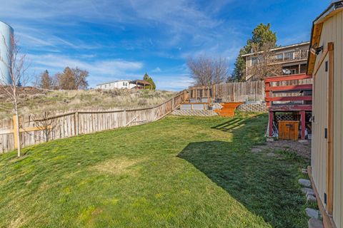 Tiny photo for 2030 Sargent Avenue, Klamath Falls, OR 97601 (MLS # 220217697)