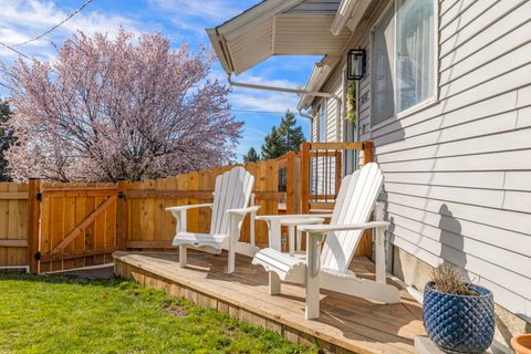 Tiny photo for 2030 Sargent Avenue, Klamath Falls, OR 97601 (MLS # 220217697)