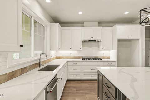 Tiny photo for 5615 Autumn Park Drive, Medford, OR 97504 (MLS # 220222723)