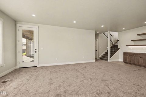 Tiny photo for 5615 Autumn Park Drive, Medford, OR 97504 (MLS # 220222723)
