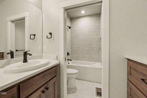 Tiny photo for 5615 Autumn Park Drive, Medford, OR 97504 (MLS # 220222723)