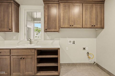 Tiny photo for 5615 Autumn Park Drive, Medford, OR 97504 (MLS # 220222723)
